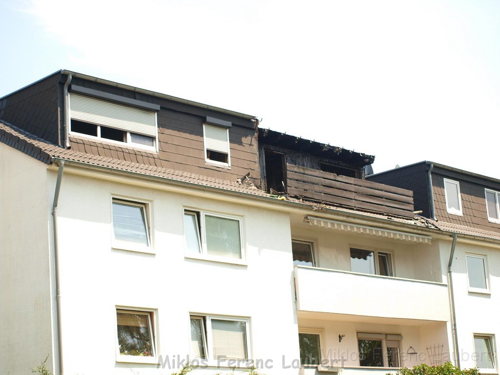 Mark Medlock s Dachwohnung ausgebrannt Koeln Porz Wahn Rolandstr P48.JPG